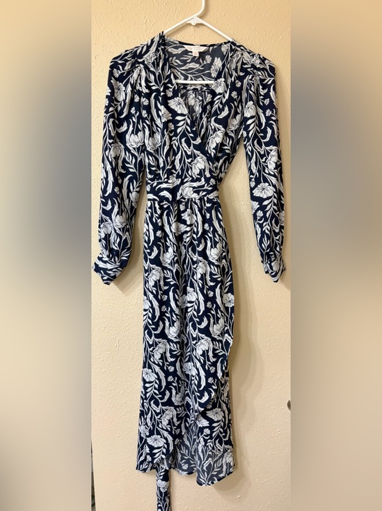 LC Lauren Conrad Dresses & Skirts - LC Lauren Conrad Navy and White Floral Wrap-Style Long Sleeve Dress